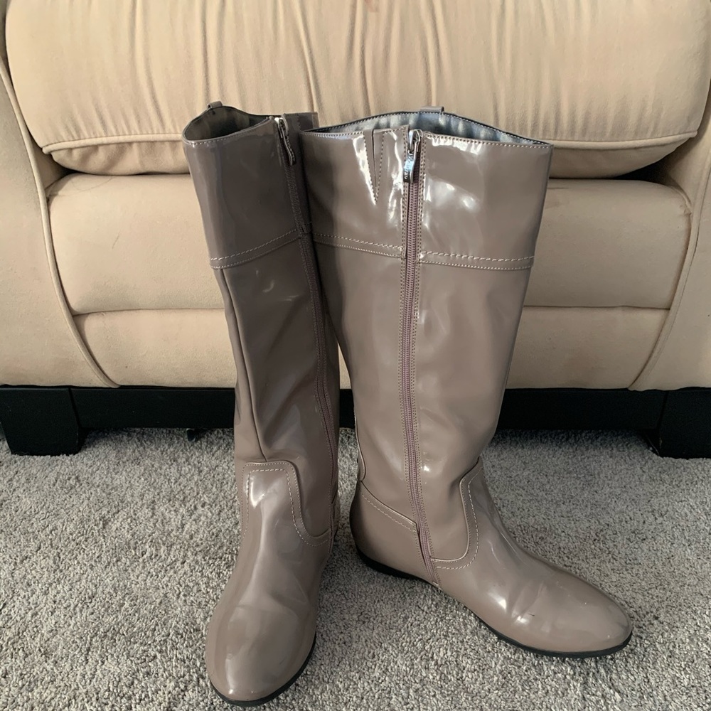 Taupe fashion rain boots